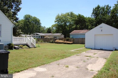 1213 Meadow View Rd, Pasadena, MD 21122 - photo 3