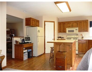 Kitchen. There is a convenient desk area, large wa