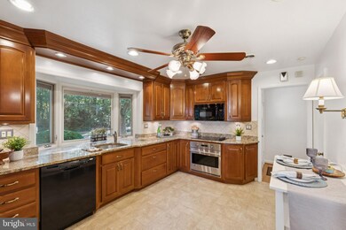 8826 Brierly Rd, Chevy Chase, MD 20815 - photo 4