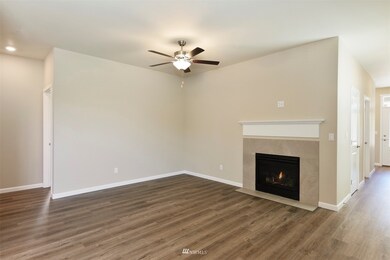 Living room with fireplace 