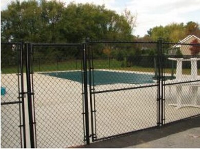 93G Capitol Hill Dr unit 93, Londonderry, NH 03053 - photo 3