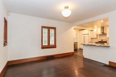 20-Dining-Room-[lhenderson]