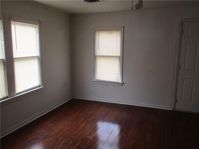 231 Mcshane St, Columbus, IN 47201 - photo 4