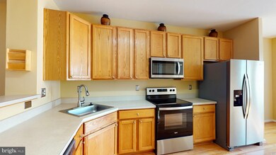 2585 Running Wolf Trail, Odenton, MD 21113 - photo 5