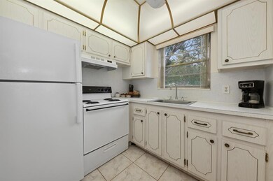 382 Windsor Q, West Palm Beach, FL 33417 - photo 7