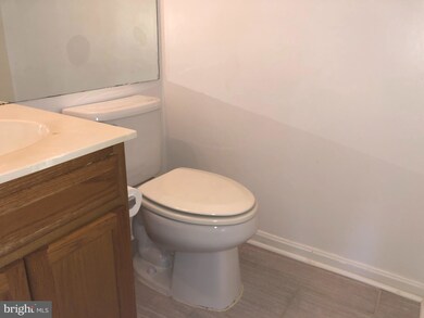 9280 Cardinal Forest Ln unit 301, Lorton, VA 22079 - photo 6