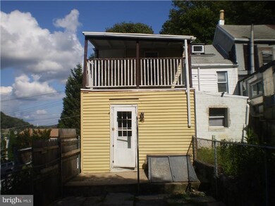 630 S 16 1/2 St, Reading, PA 19606 - photo 2