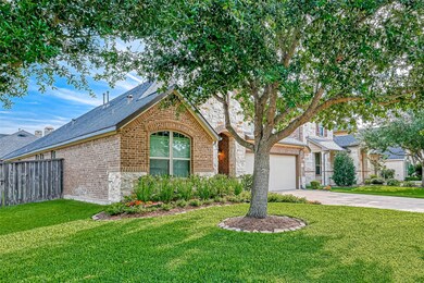 This 1.5 story home by Ashton Woods has a fantasti