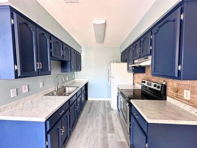 4902 Marcella Ave unit 120, Laredo, TX 78041 - photo 5