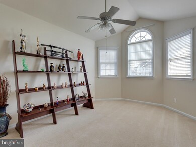 13945 Gullane Dr unit 117, Woodbridge, VA 22191 - photo 7