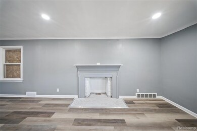 10366 Roxbury St, Detroit, MI 48224 - photo 3