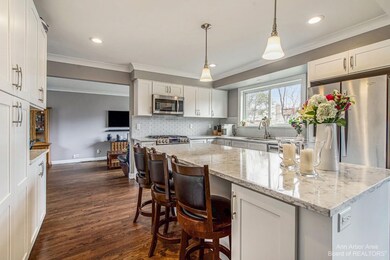 2638 Page Ct, Ann Arbor, MI 48104 - photo 4