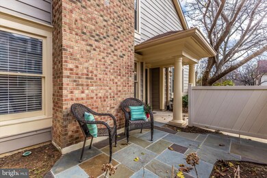 5825 Linden Square Ct, Rockville, MD 20852 - photo 4