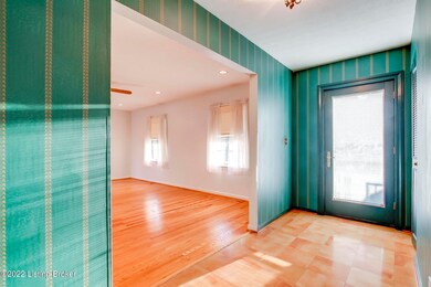 5801 Holly Oak Ct, Louisville, KY 40291 - photo 7