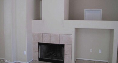 #4 Fireplace in family room_1024x552