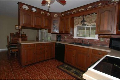 63 Grist Mill Rd, Boyertown, PA 19512 - photo 3