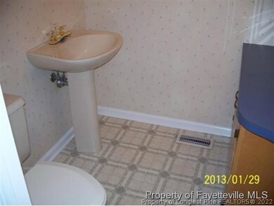 2529 N Edgewater Dr, Fayetteville, NC 28303 - photo 5