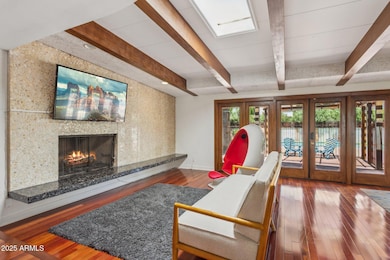 Mid-century modern vibes are high!