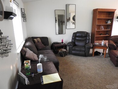 3221 SW Reindeer Ave, Redmond, OR 97756 - photo 6