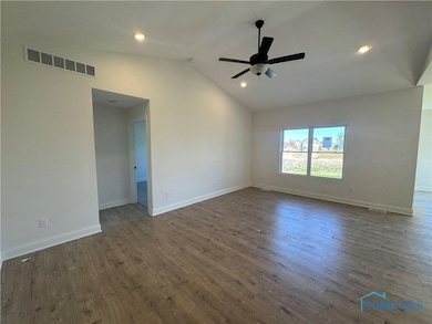 5047 Noah Ln, Oregon, OH 43616 - photo 4