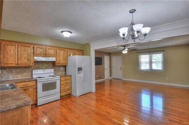 2300 S Owings St, Oak Grove, MO 64075 - photo 4