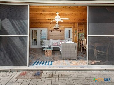 112 Wedig St, Port Lavaca, TX 77979 - photo 5