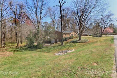 3301 Windsor Place, Statesville, NC 28625 - photo 2