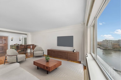 45 E End Ave unit 10F, New York, NY 10028 - photo 2