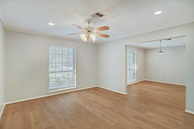 405 Glenlea Dr, Friendswood, TX 77546 - photo 4