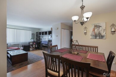 624 Cricket Ln, Woodbridge, NJ 07095 - photo 7