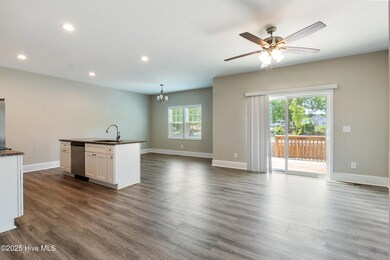 830 Ducks Landing, Aberdeen, NC 28315 - photo 7