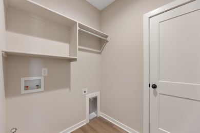 914 S Fox Ridge, Newton, KS 67114 - photo 3