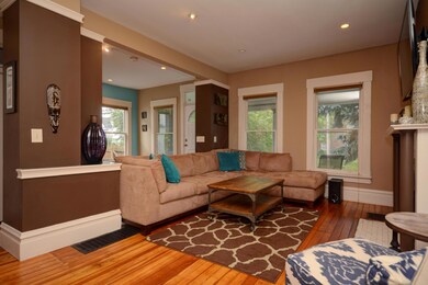 Living Room (3)