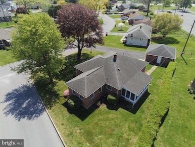 135 Highland Rd, Chambersburg, PA 17202 - photo 2