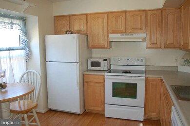 11807 Summer Oak Dr, Germantown, MD 20874 - photo 3