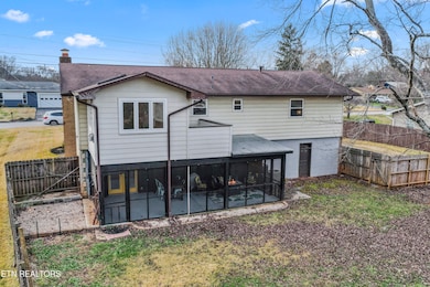 812 Crest Forest Rd, Knoxville, TN 37923 - photo 7