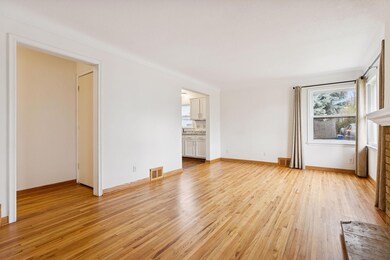 2069 Sherwood Ave, Saint Paul, MN 55119 - photo 5