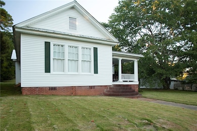 203 E Ervin St, Walhalla, SC 29691 - photo 2