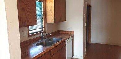 2417 Darrow Ave, Klamath Falls, OR 97601 - photo 7