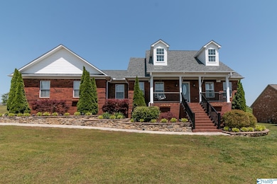 135 Payton Ln, Grant, AL 35747 - photo 3