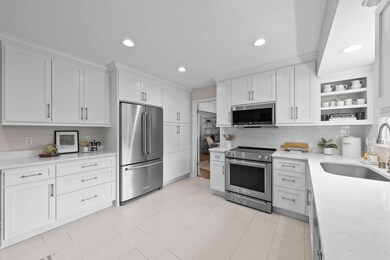 Fully Remodeled Kitchen