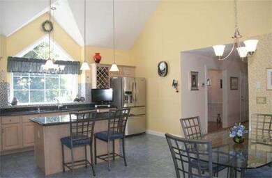 4 Cortland Dr, Hudson, MA 01749 - photo 4