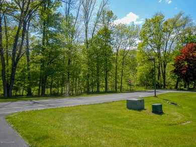 104 Duck Hollow Cir, Stroudsburg, PA 18360 - photo 2