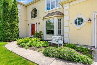 2408 Cloverdale Rd, Naperville, IL 60564 - photo 3