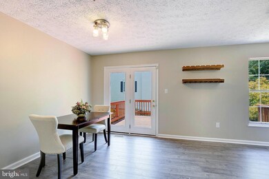 8536 Pine Meadows Dr, Odenton, MD 21113 - photo 7