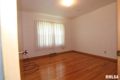 612 E Locust St, Davenport, IA 52803 - photo 7