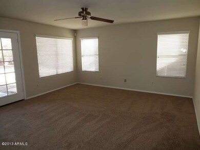 family room (3)