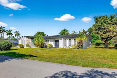 10101 SW 138th St, Miami, FL 33176 - photo 2