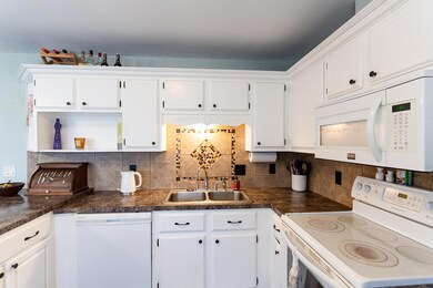 104 N Elm-8