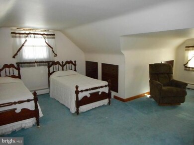 820 Dorsey Ave, Essex, MD 21221 - photo 6